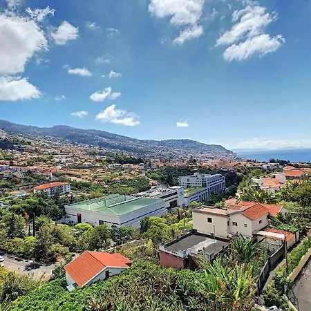 Madalenas Palace דירה *